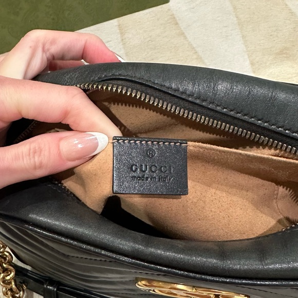 Gucci Marmont Crossbody Bag Chevron Leather Gold Chain Black Purse - Picture 2 of 5